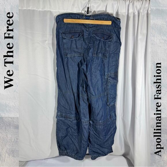 WE THE FREE SOUTH BAY UTILITY CARGO ANTS IN BLUE DENIM MEDIUM NEW - Picture 5 of 5
